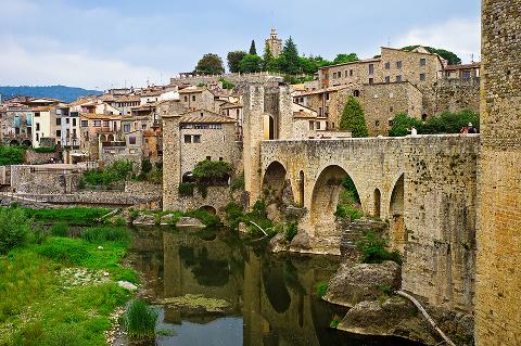 Private Small-Group Medieval Villages Day Trip from Barcelona